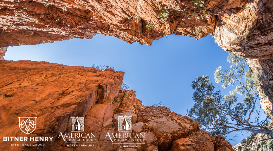 Rock cliff chasm