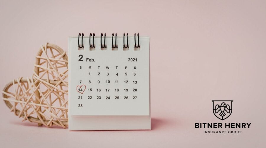 a calendar shows the days of the week